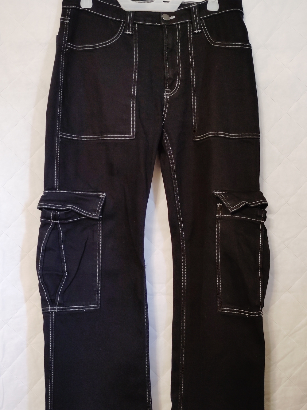 Aphrodite Hot Topic Black Cargo Pants with White Contrast Stitching Size 32